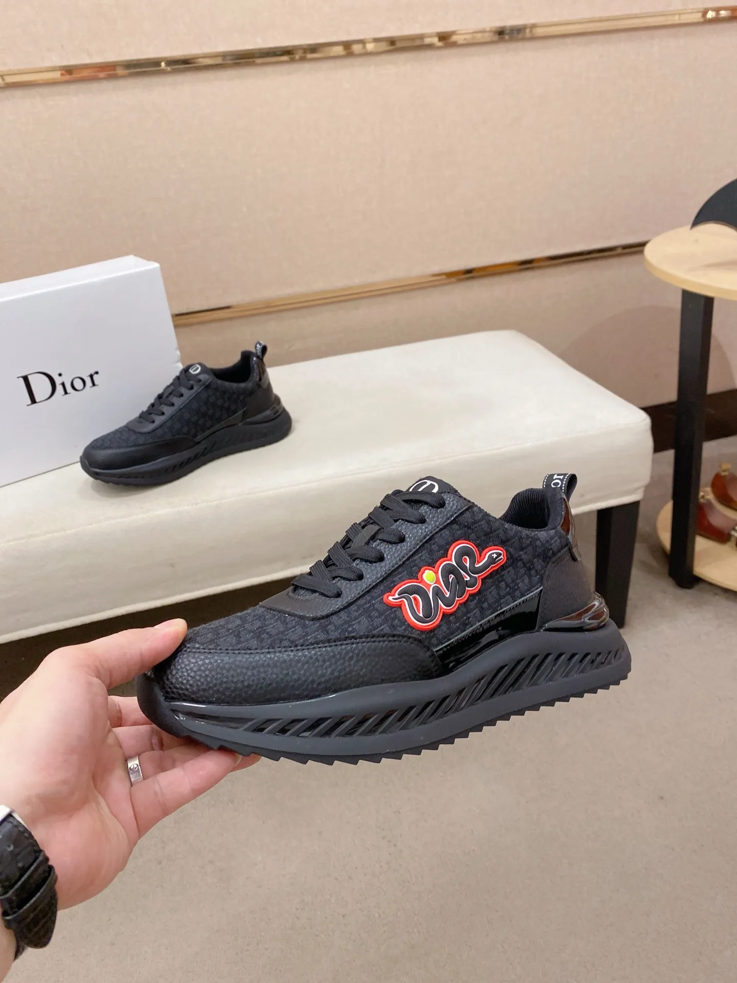 Factory price: 462💰 [Dior·Dior] New casual sports style men's shoes, new spring and summer design, perfect workmanship, lace-up style to create cabinet quality, upper: imported first-layer cowhide, sheepskin lining is soft and comfortable, ultra-light TPU wear-resistant outsole, simple, versatile fashion men's shoes, excellent color code number 38--44. Can be customized 45 non-returnable
